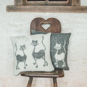 Wool cushion ,,Naujos katės" grey